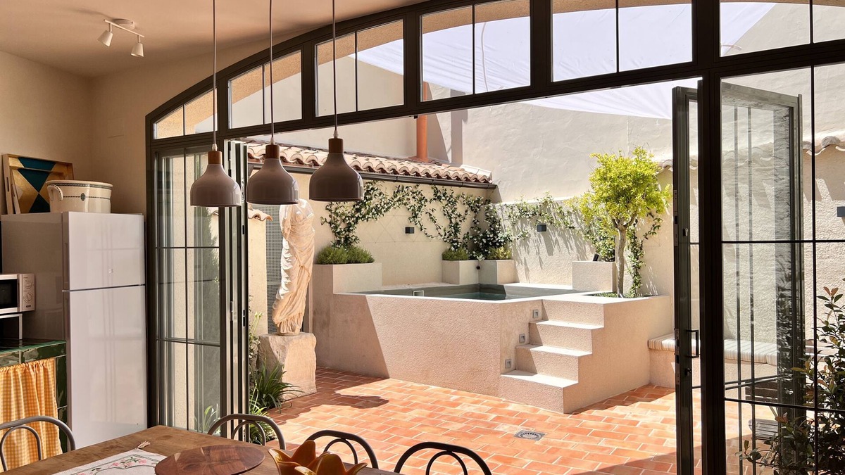 Oropesa House | Elegant mansion with swimming pool in medieval village 144km from Madrid