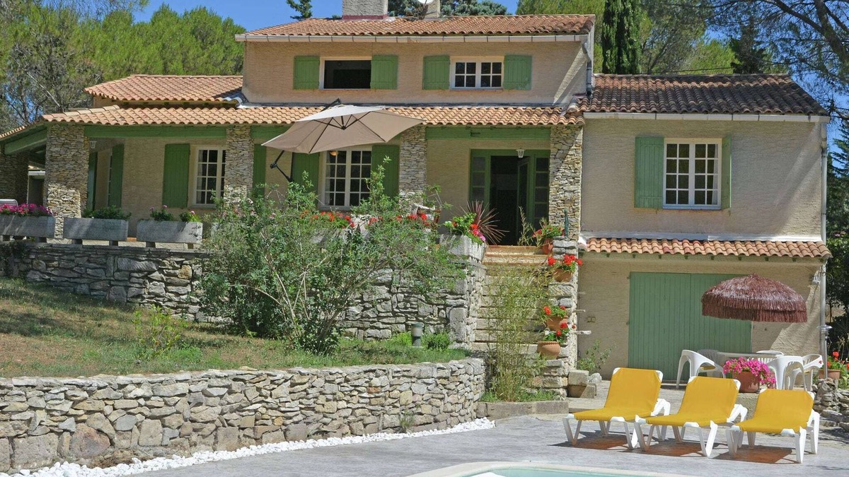 Beaucaire Villa | Elegant Mansion in Provence