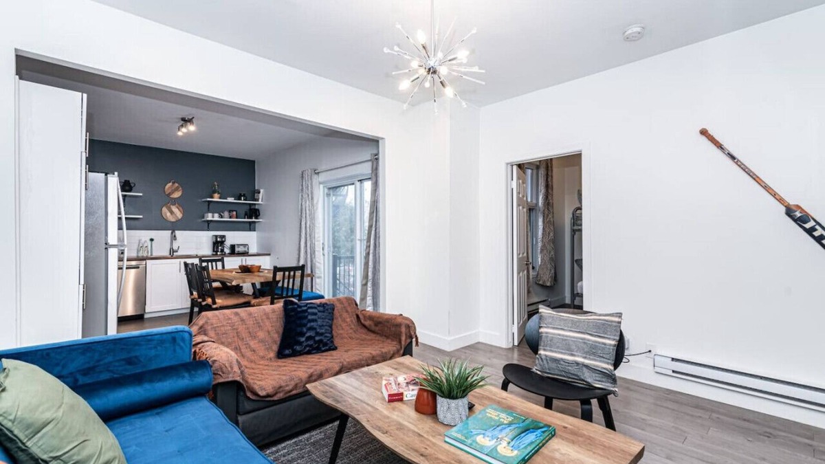 Mercier-Hochelaga-Maisonneuve Apartment | Elegant & Modern 4-Bedroom Retreat in Mercier-Hochelaga | Comfort & Convenience