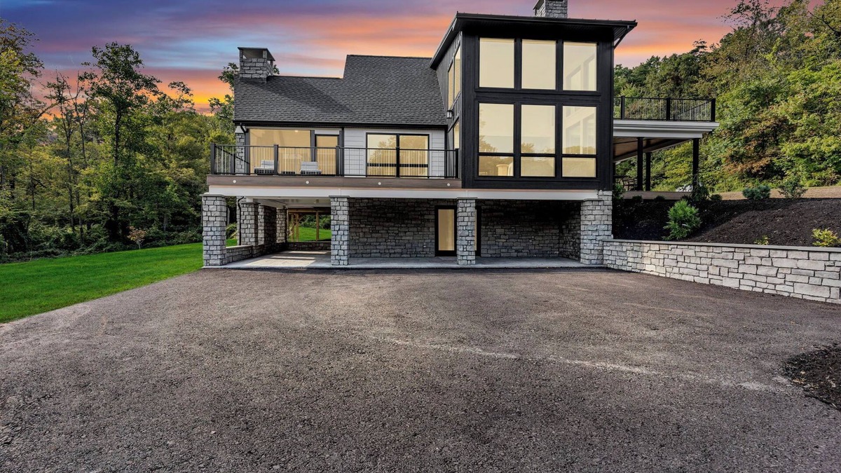Loysville House | Elegant Modern Escape