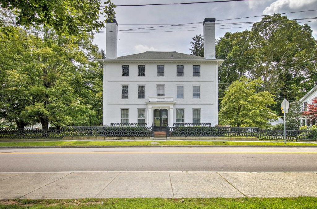 Norwich House | Elegant Norwich House with Billiards Room and Ballroom
