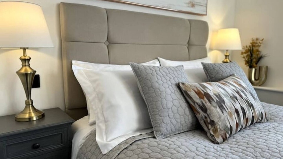 Swindon Apartment | Elegant One Bedroom Apartment