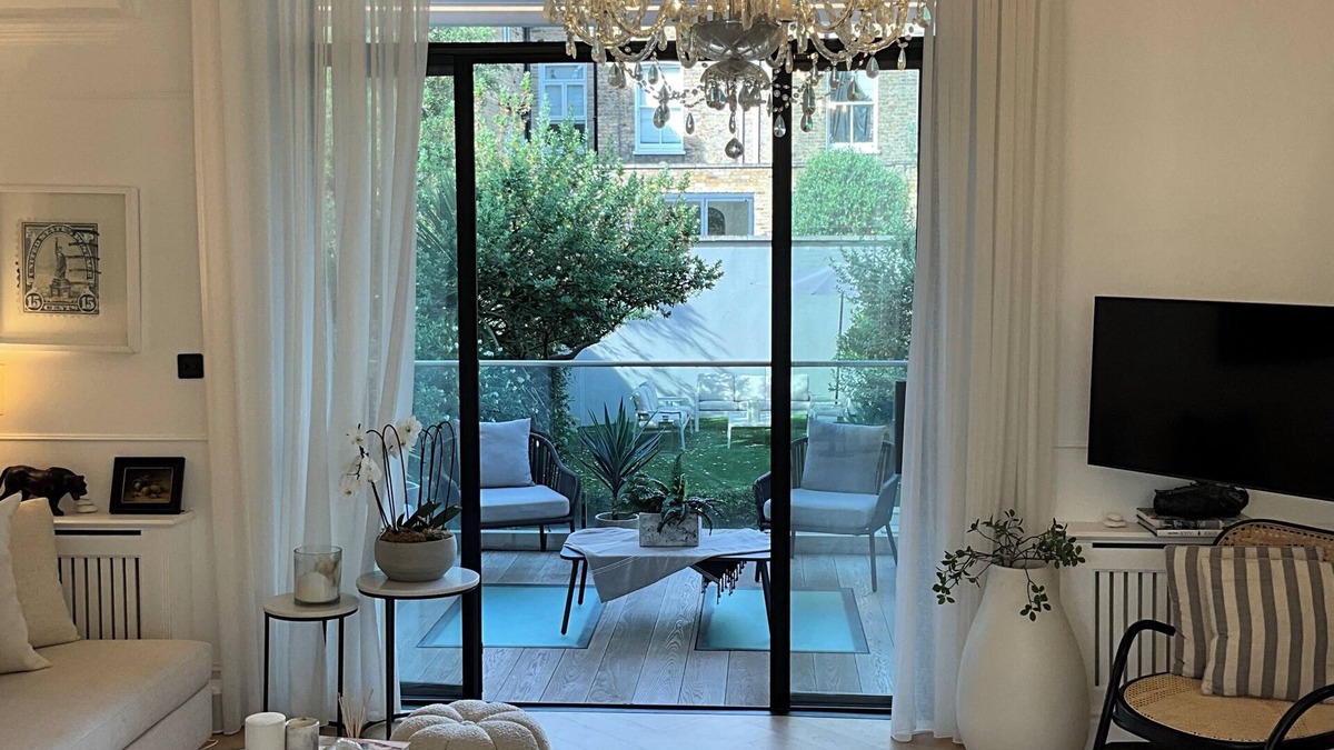 Munster House | Elegant Parsons Green Townhouse