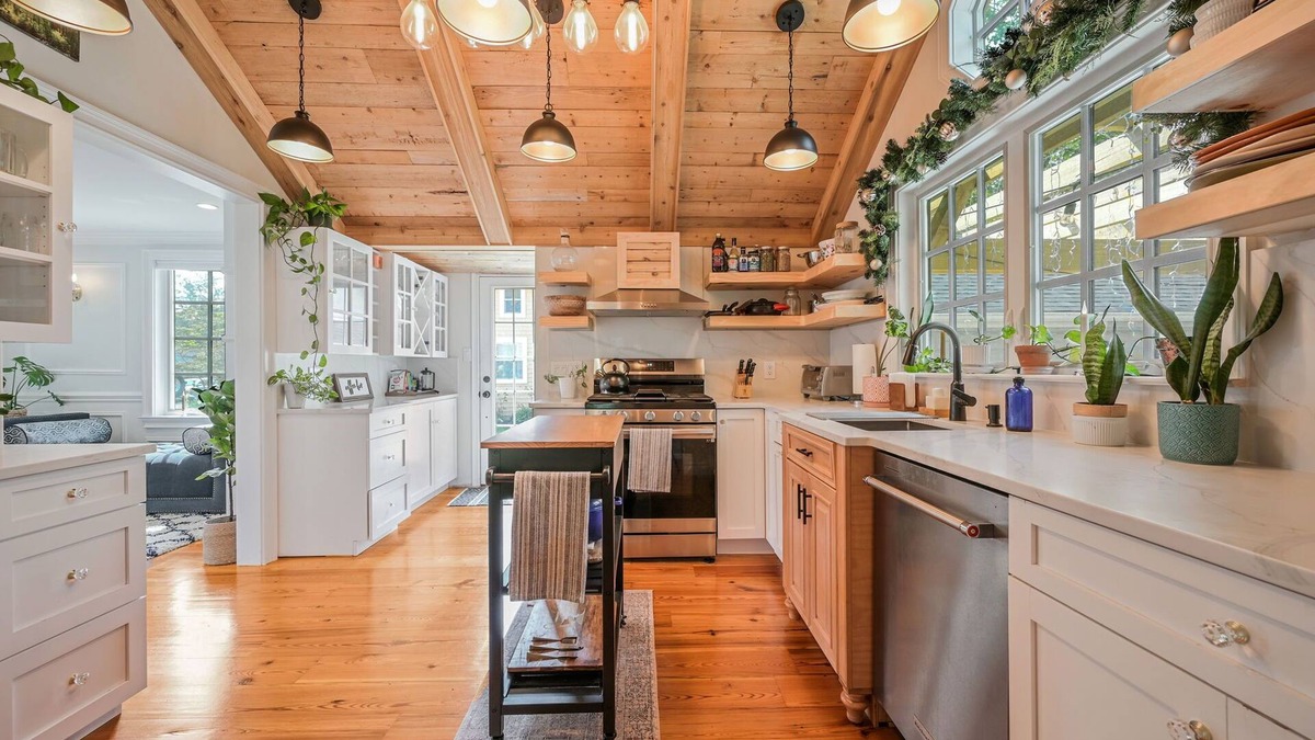 Patchogue House | Elegant Patchogue Manor