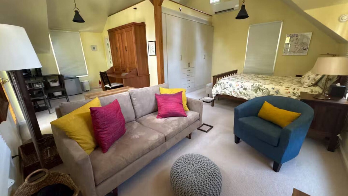 Swarthmore Apartment | Elegant, private getaway