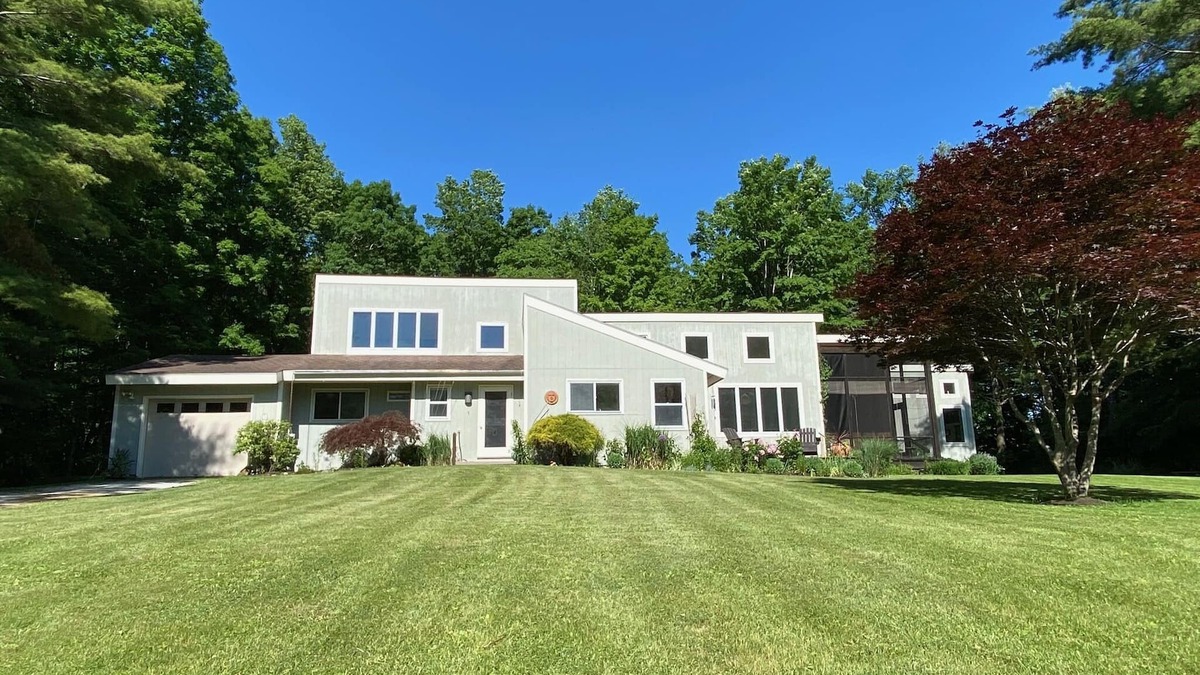 West Stockbridge House | Elegant & private light-filled 1 level, available Sept. 1 - Oct. 31- disc. 20%