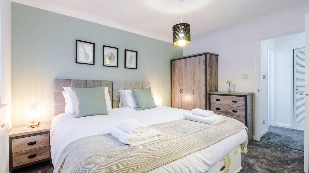 Hoole House | Elegant Retreat in the Heart of Chester