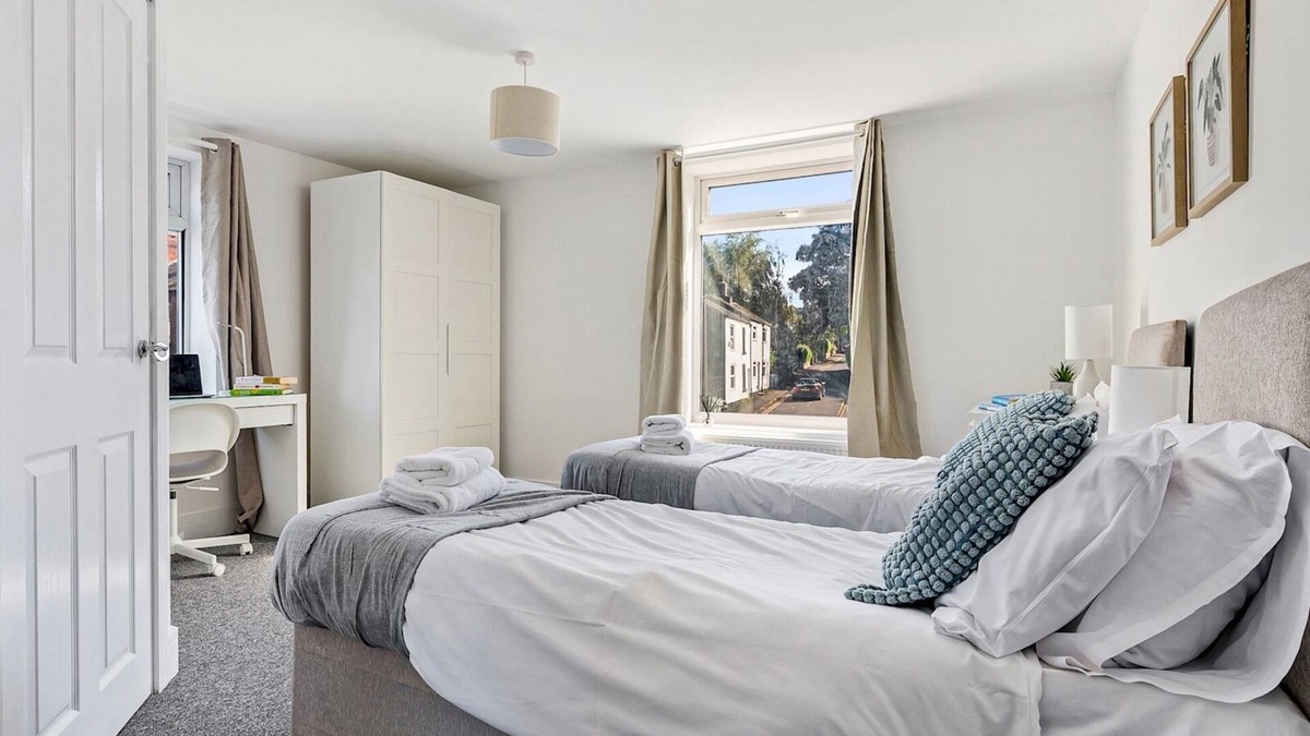 Macclesfield House | Elegant Retreat | Pass the keys