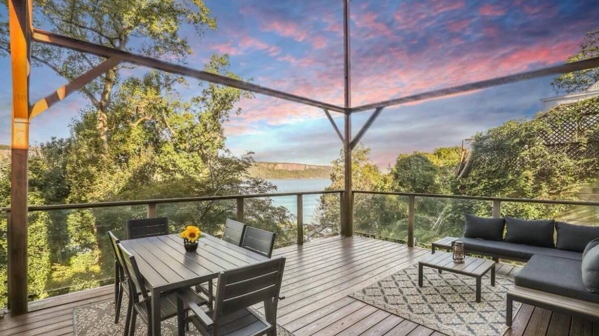 Northwest Yonkers Apartment | Elegant Riverfront Getaway with Beautiful Views
