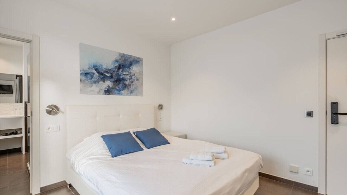 Kristus-Koning Apartment | Elegant room with private bathroom near city center