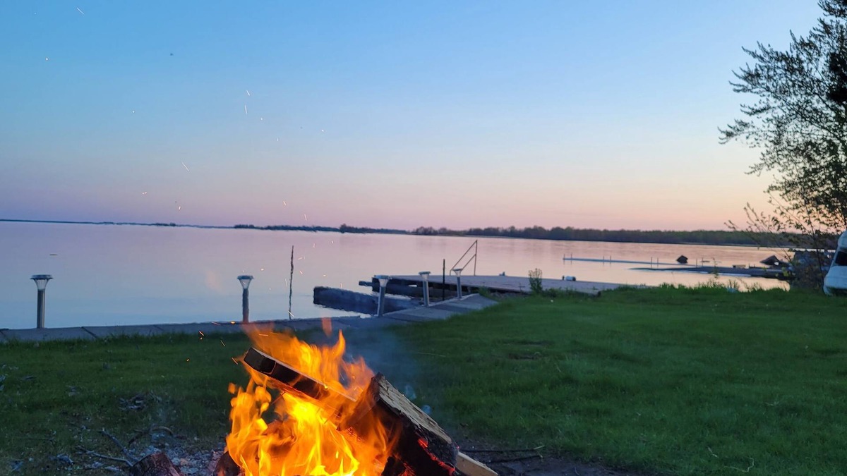 West Nipissing Cottage | Elegant Sandy Lakefront Cottage with Paddle boat/Kayaks