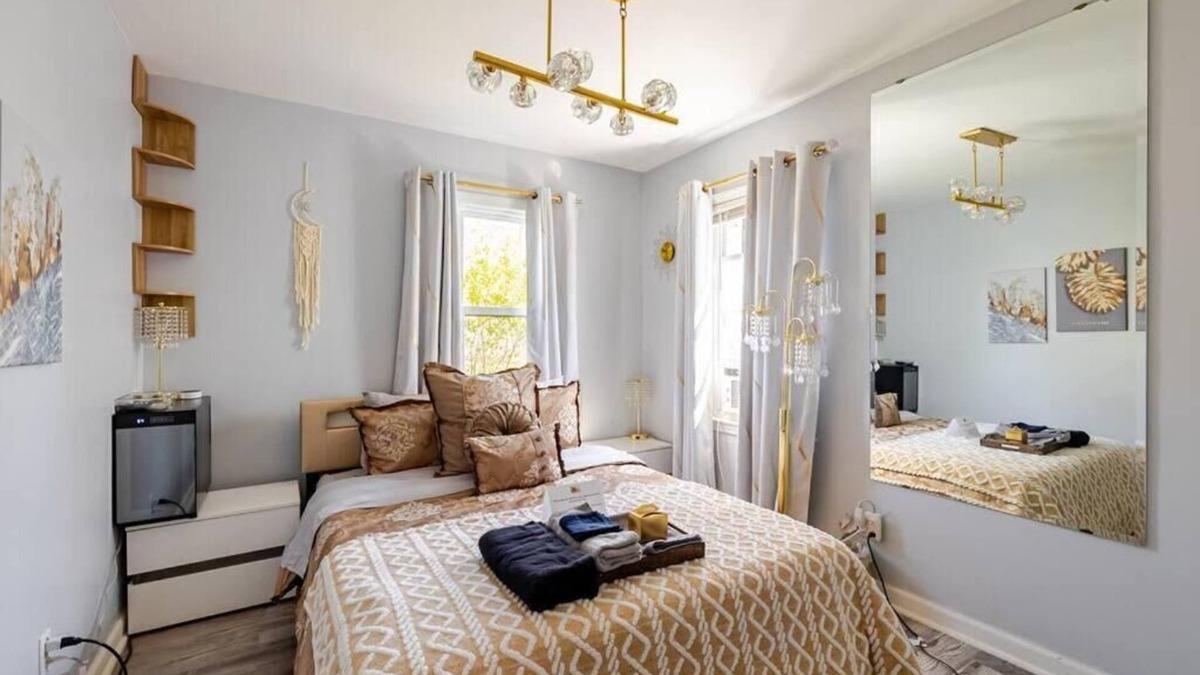 Wyandotte House | Elegant Serene Escape in Wyandotte