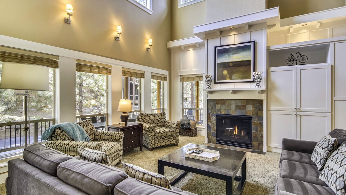 Sagewood House | Elegant & Spacious, 3 Master King Suites! Community Hot Tub (and Seasonal Pool)