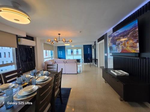 Calidonia Apartment | Elegant Spacious Apt on the Cinta Costera N#9