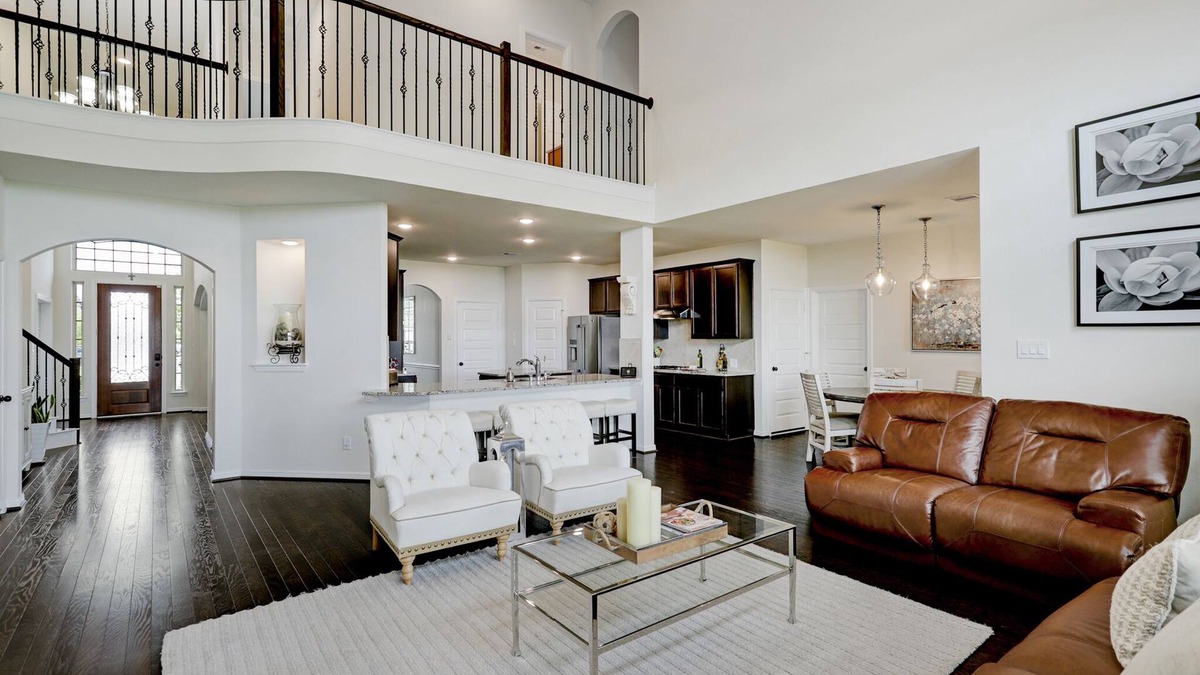 Clodine House | Elegant spacious home with water view. Prime location- Richmond, Katy, Houston, Rosenberg.