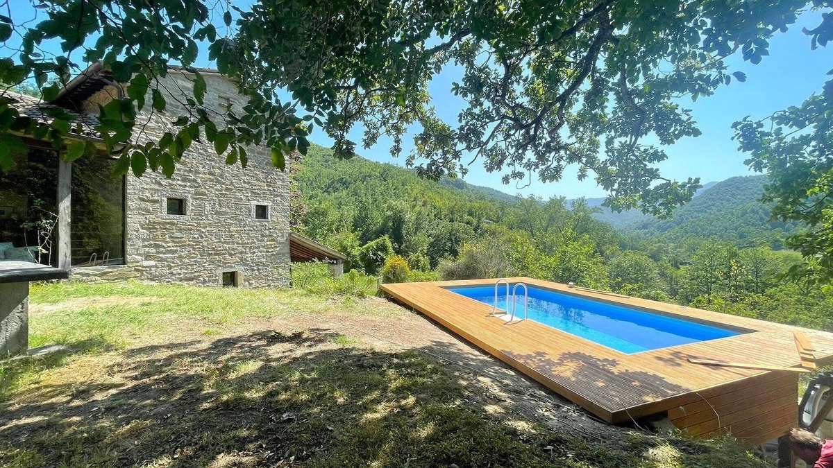 Borgo Pace House | Elegant stone villa with swimming pool