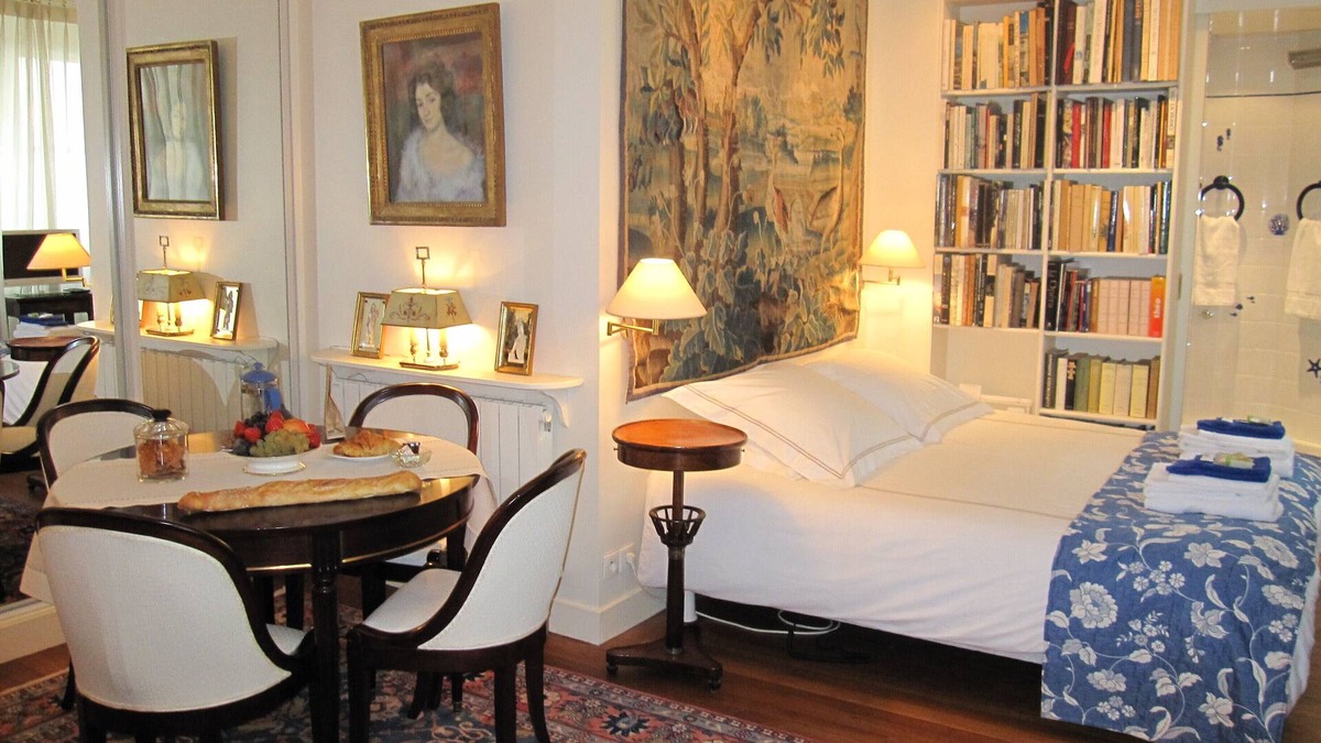 Palais-Royal Apartment | Elegant studio in Palais- Royal Monument, next to Le Louvre