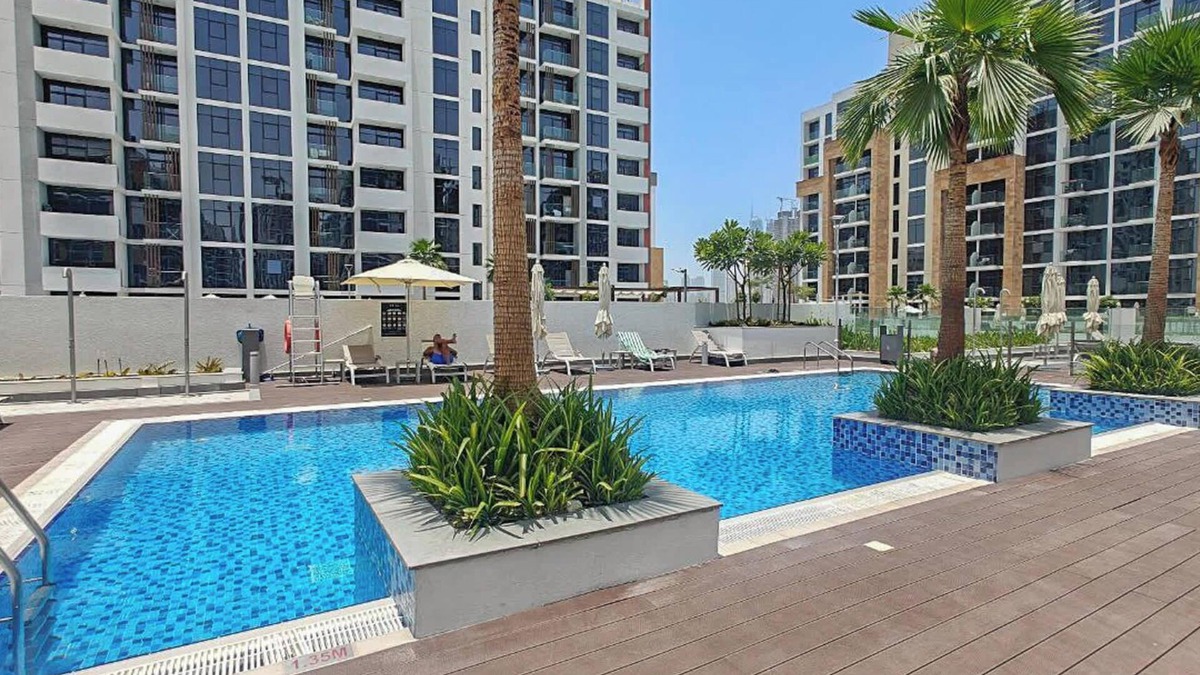 Nad Al Sheba Apartment | Elegant Studio with Garden in Meydan - Dubai