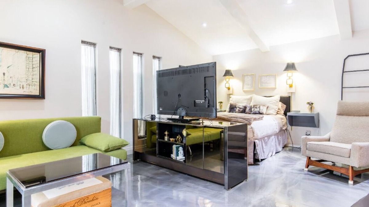 Kessler Bed & Breakfast | Elegant suite at Bishop Arts District Mid Century Resort