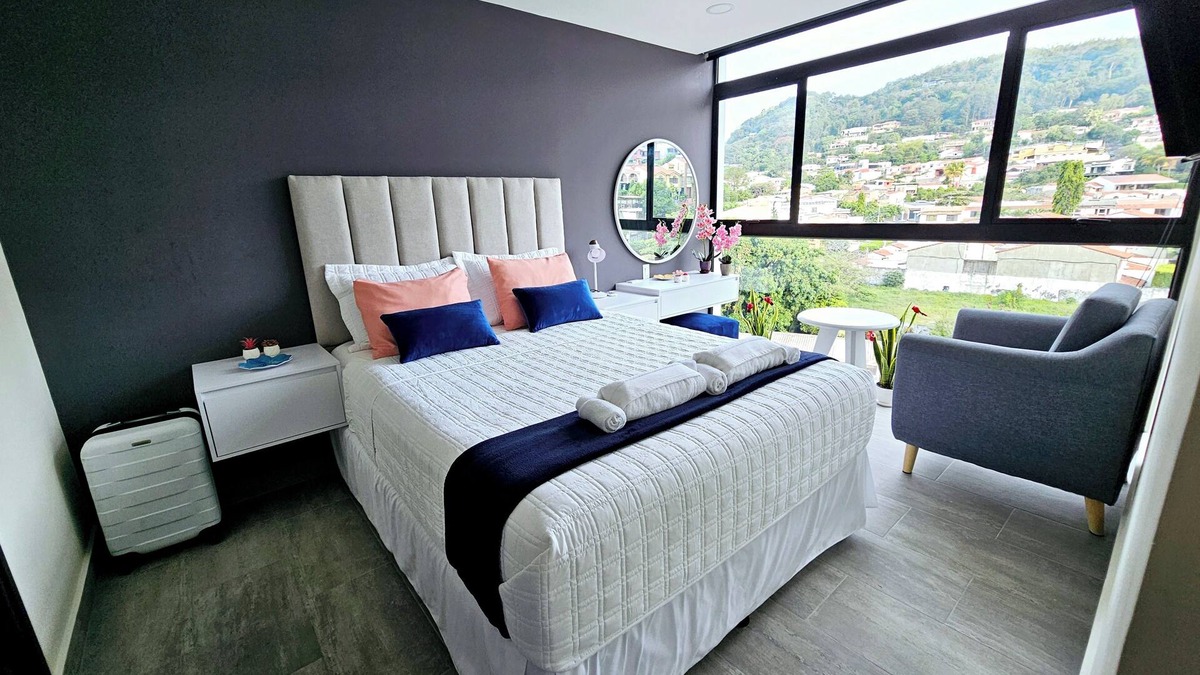 Antiguo Cuscatlan Apartment | Elegant 2BR Luxury Retreat in Antiguo Cuscatlán w Amaizing View, Pool, GYM.