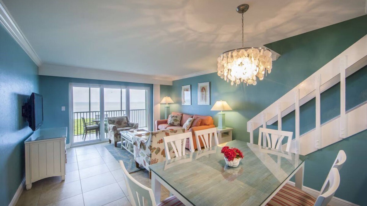 Captiva Apartment | Elegant Three Bedroom Bayside Villa with Direct Access to Gorgeous Beaches