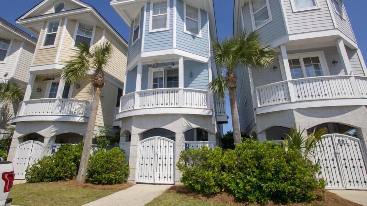 Bonito Boathouses House | Elegant Two-Story Home w/ Amazing Sunset Views - Steps to Marina & Boathouse