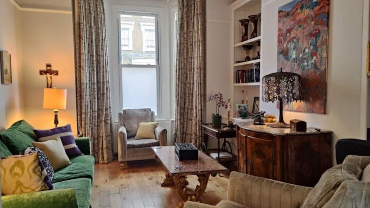 Coldharbour House | Elegant Victorian house in South London. Excellent transport links.