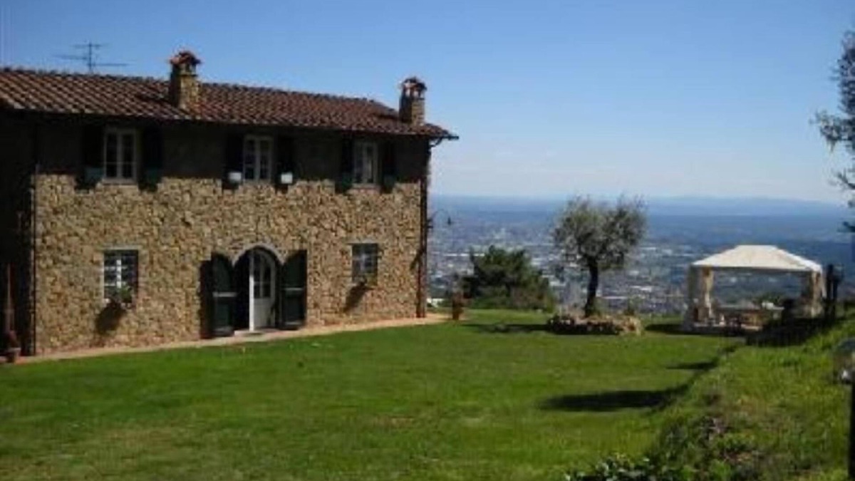 Macchino Villa | Elegant Villa near Lucca with big and panoramic garden and private pool