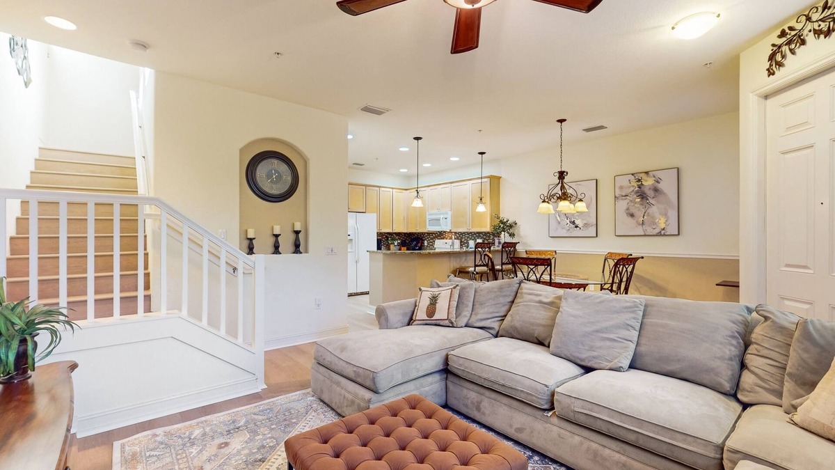 Ole House | Elegant villa with private lanai, desk, resort pool, spa & washer/dryer