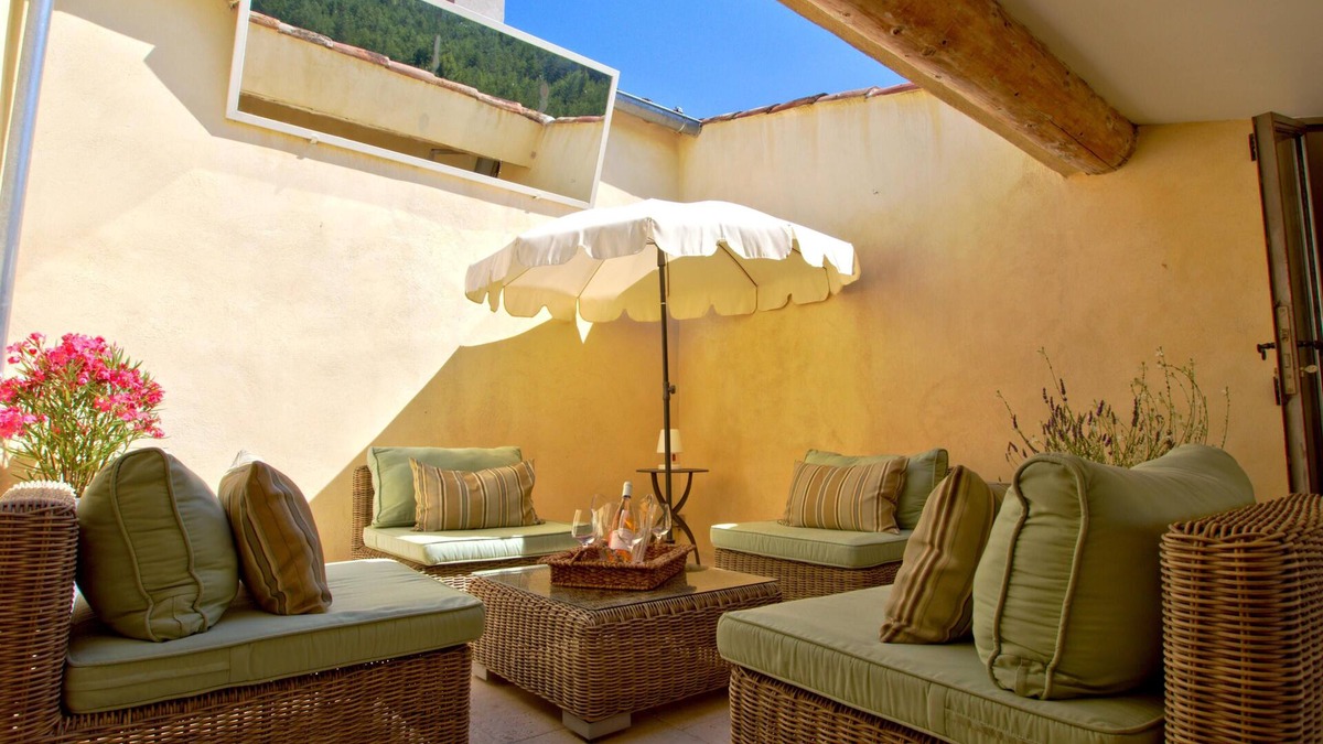 Rustrel House | Elegant village house with roof terrace
