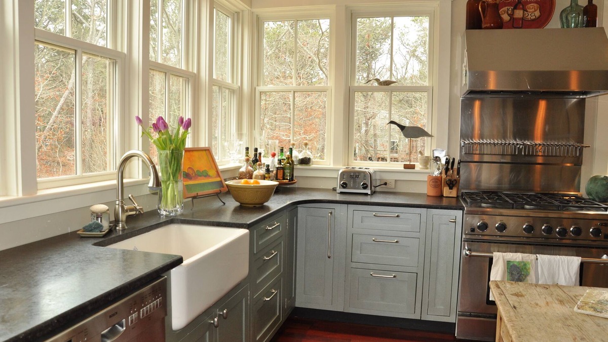 Edgartown House | Elegant Vineyard Artisans Home, a rare opportunity for an amazing island stay.
