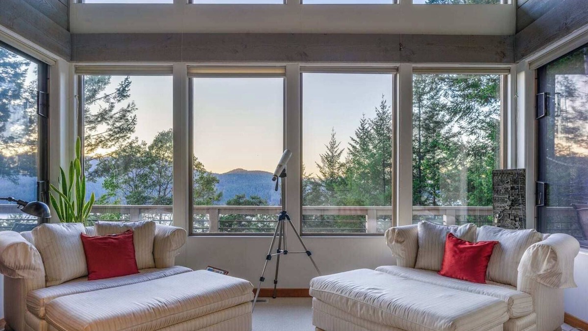 Olga House | Elegant Water View, Walk to Moran State Park, Kayak, Trails, Rosario Resort, Minutes to Town