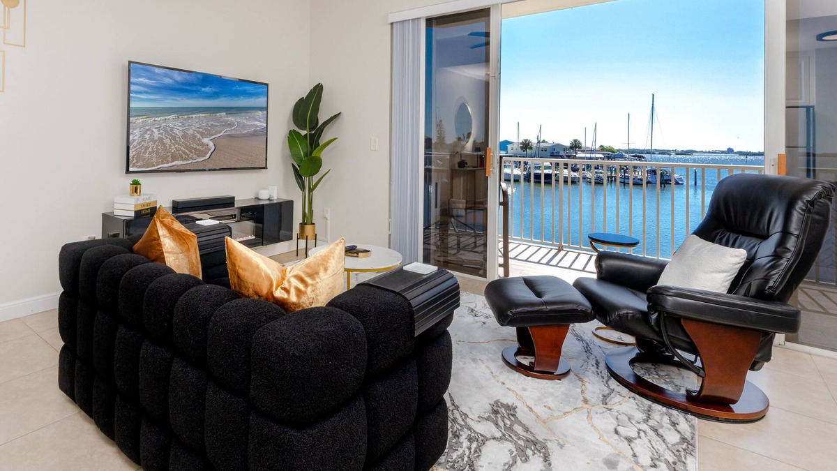 St. Petersburg - Clearwater Resort | Elegant Waterfront Place for Two/Boca Ciega Resort