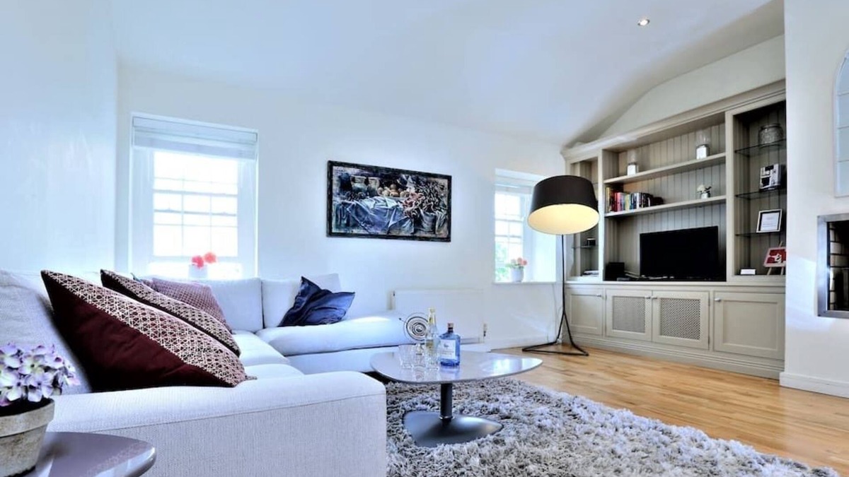 City Centre Dublin House | Elegant White Regency Townhouse with Terrace/Patio