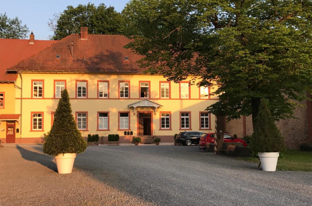 Wiesenbach Apartment | Elegantes Gästeapartment Verano in Schloß und Hofgut Langenzell
