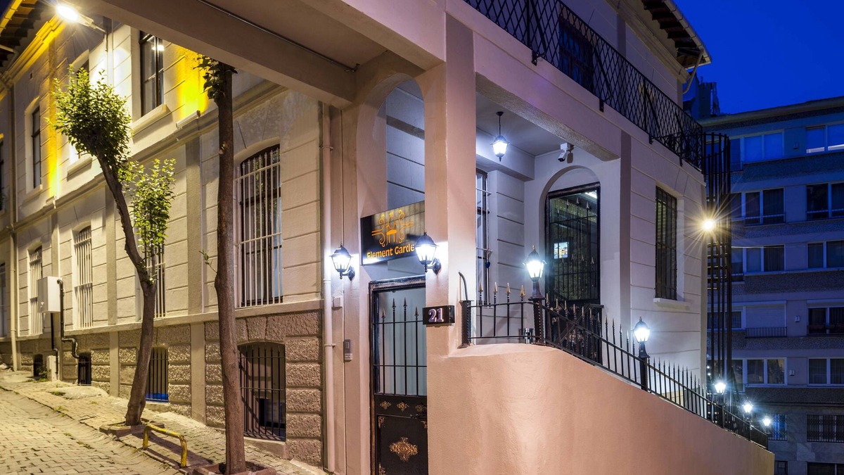 Cihangir Apartment | Element Garden