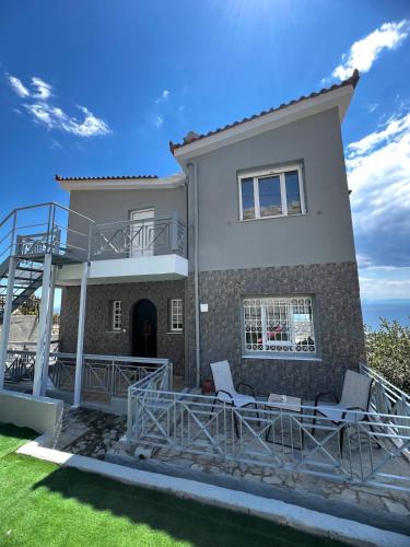 Saronida House | Eleni's Seaview House