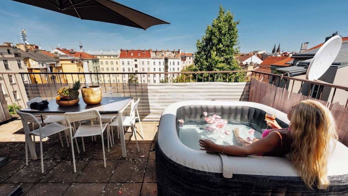 Prague 2 Apartment | Elephant Luxury Penthouse