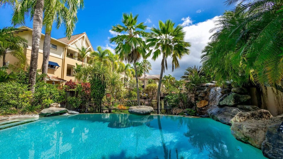 Cairns North Apartment | Elevated 2BR Modern Furnished Terrace Apt - Pool