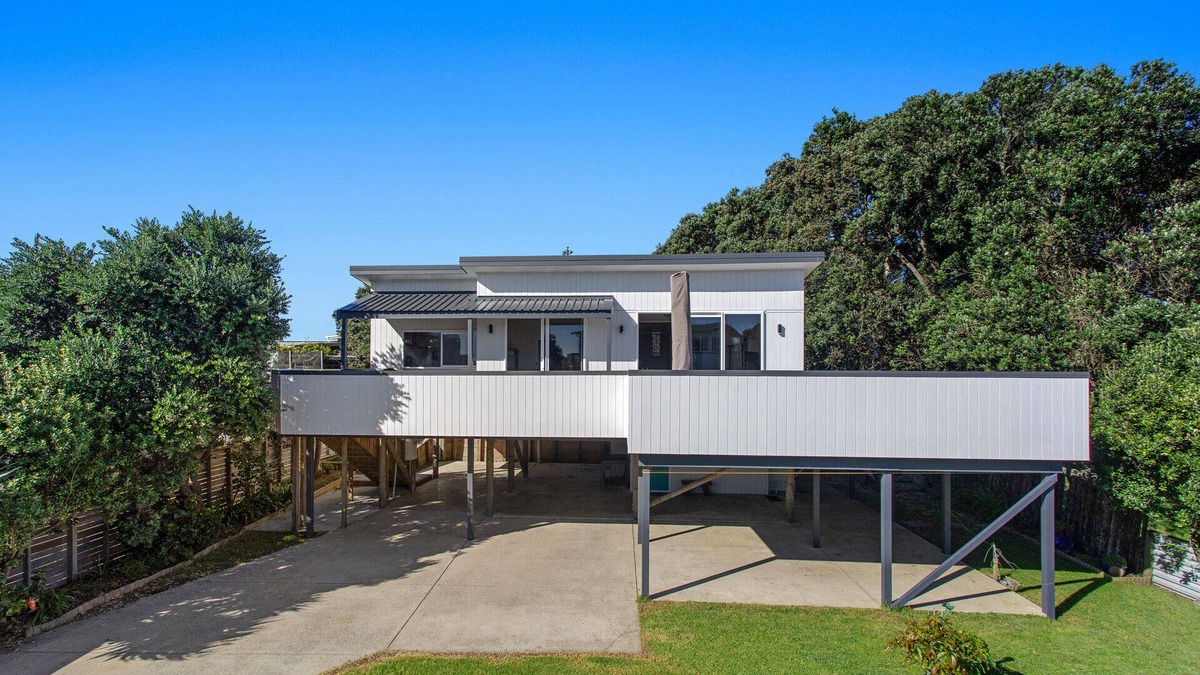 Ohope House | Elevated Beach Oasis - Ohope Beach Holiday Home