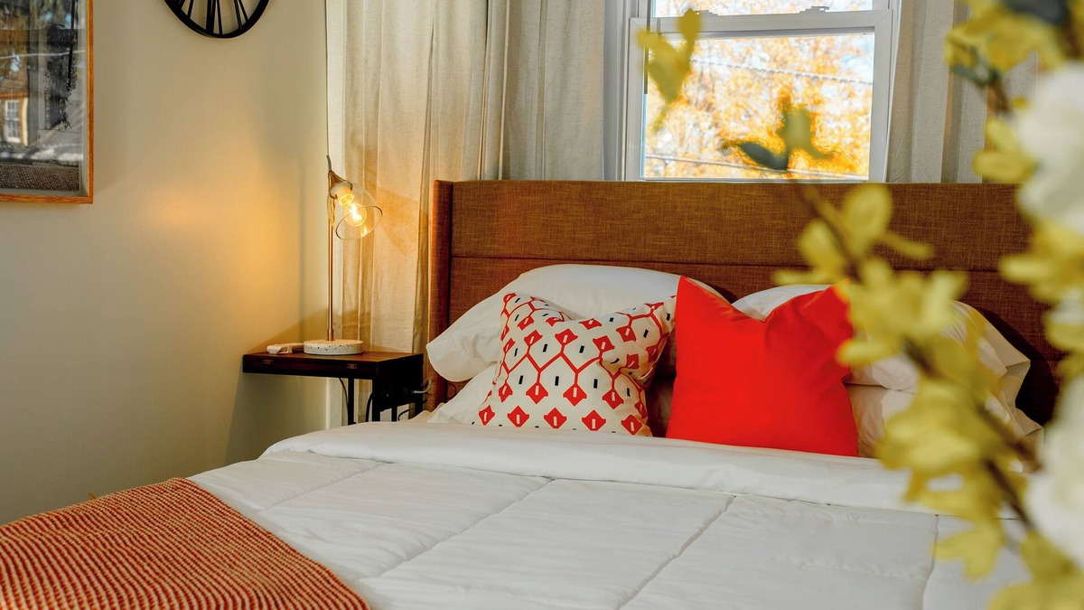 Maywood Apartment | Elevated Charm Modern 2BR Near NYC | Ideal for Travel Nurses