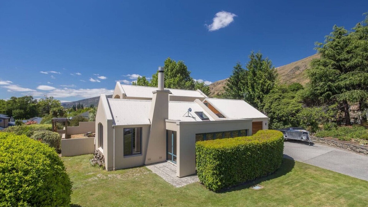 Wanaka House | Elevated Home in Wanaka