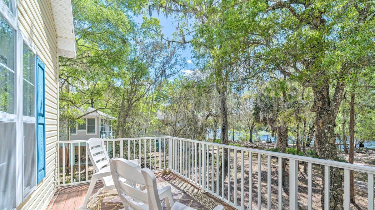 Bell House | Elevated Home w/ Fire Pit + Dock on Suwannee River
