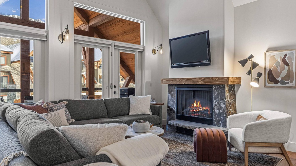 Canmore Apartment | Elevated Penthouse - Pool, Hot Tub & Relaxing Atmosphere!