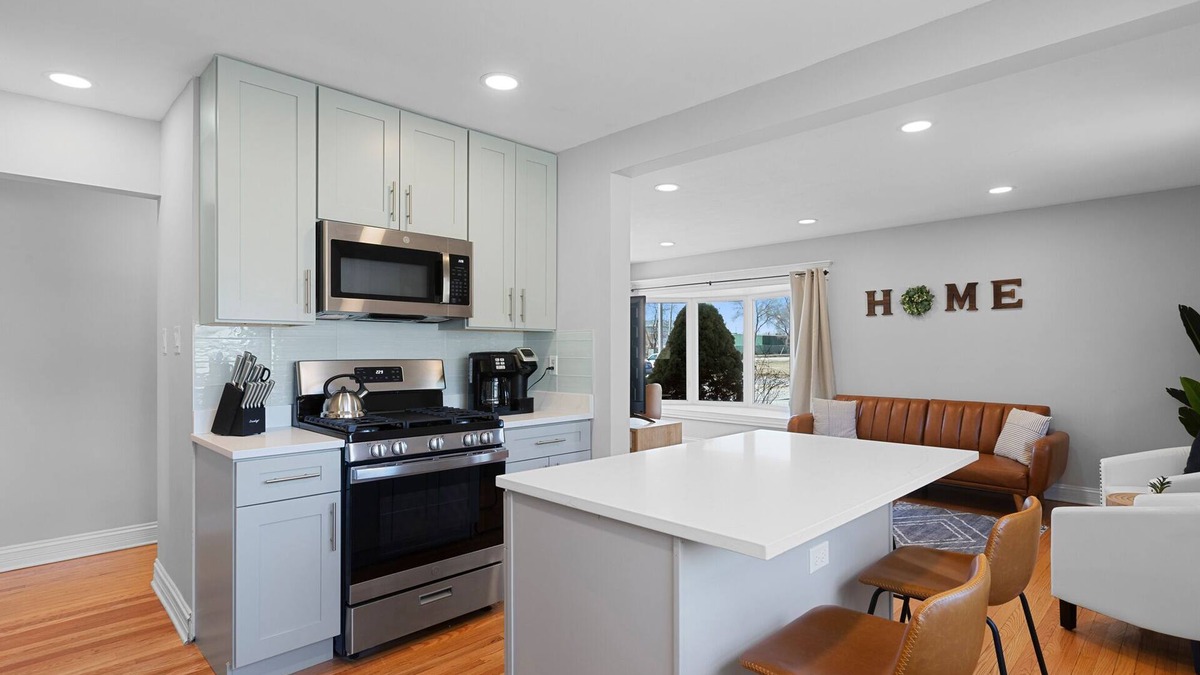 Arlington Heights House | Elevation, 5 Beds Open Concept, Huge Basement