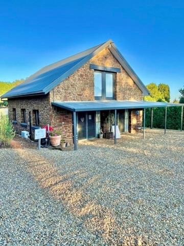 Myrrhee House | Elevation652 at Mt Bellevue in King Valley
