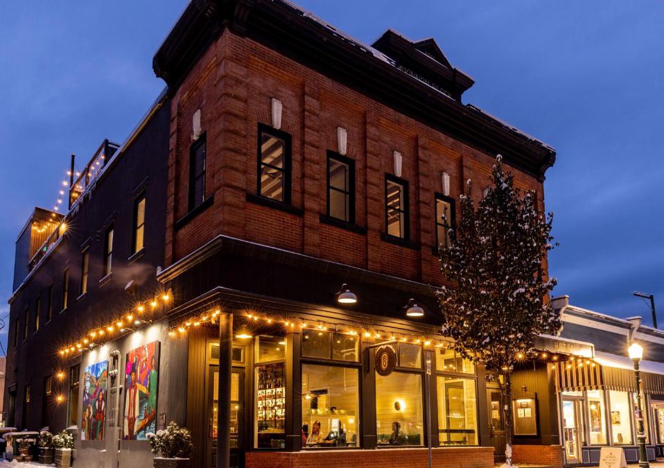Revelstoke Hotel | Eleven Revelstoke Lodge