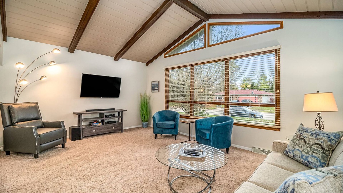 Elgin House | Elgin Rental - Greenridge