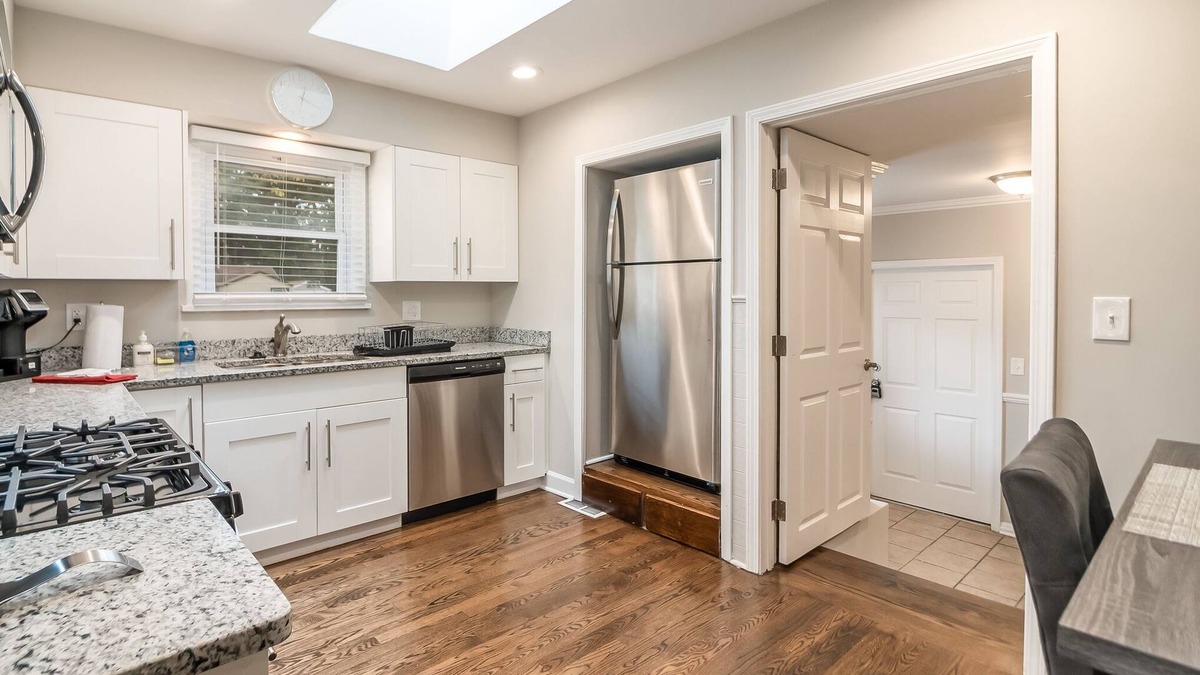 Elgin House | Elgin Rental- Jay Stn
