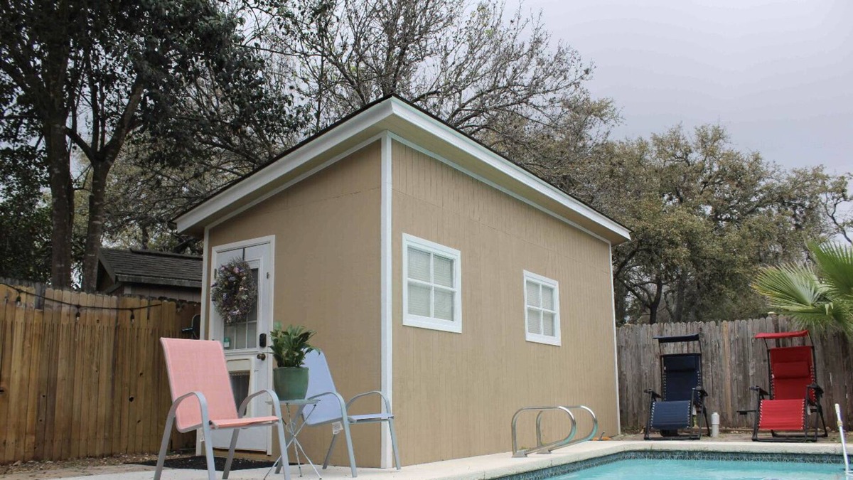North Central Thousand Oaks Cabin | Eli’s Pool Cabin